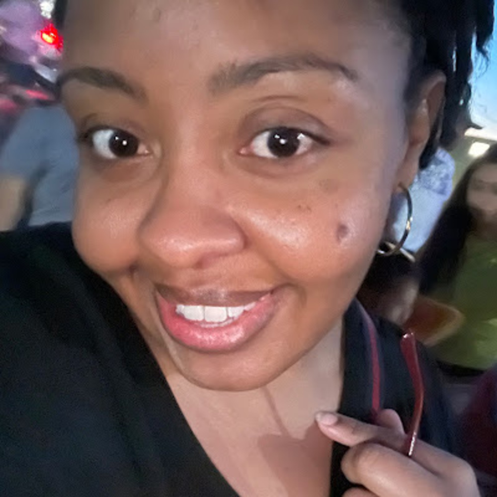 Meet your Posher, Jinishia